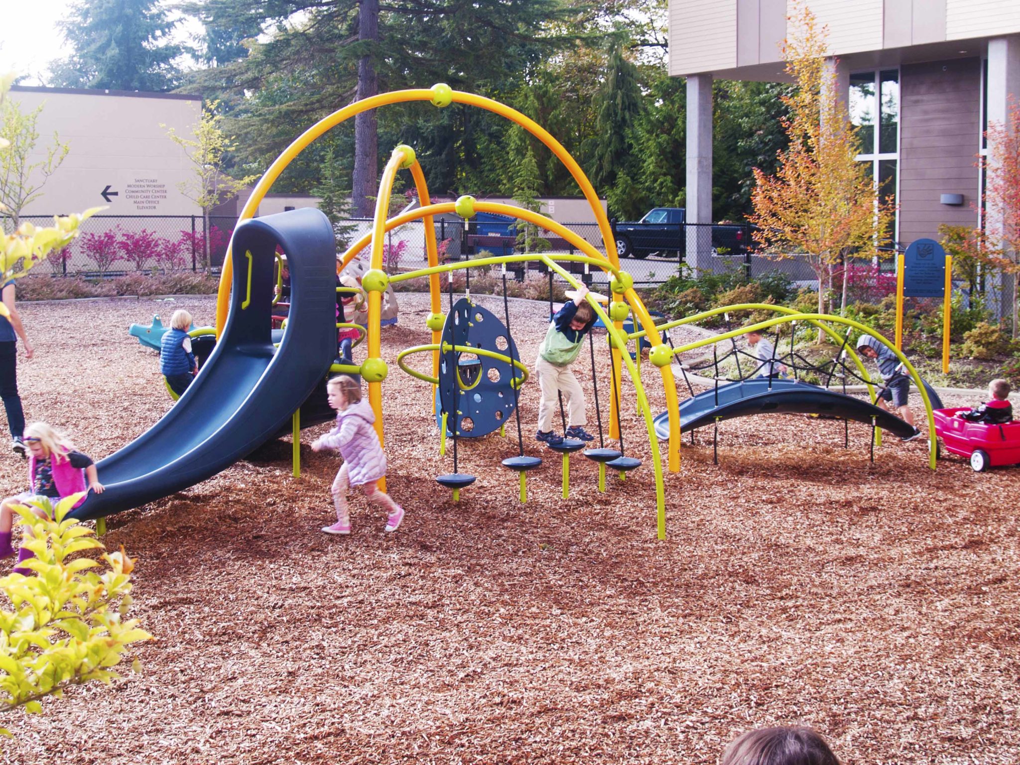 Weevos Playground Structure